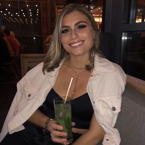 Meet your Posher, Kelly